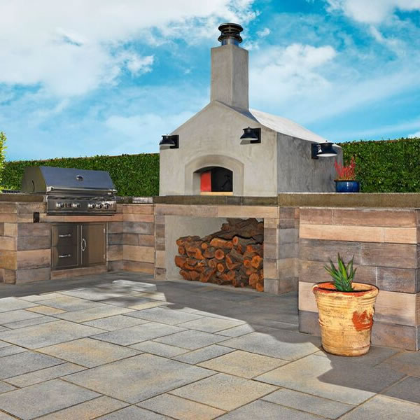 Click for BBQS & OUTDOOR KITCHENS